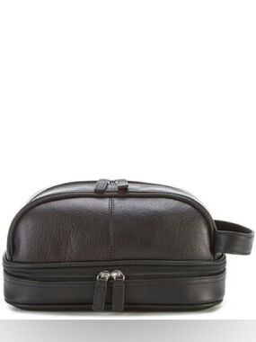 NWT Roundtree & Yorke Toiletry Bag